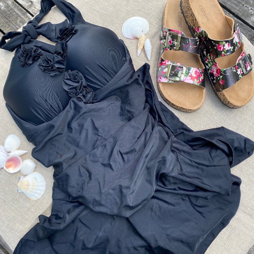 Exquisite One Piece Swimsuit with Skirt Ruched Handmade Flower V-Neck Halter